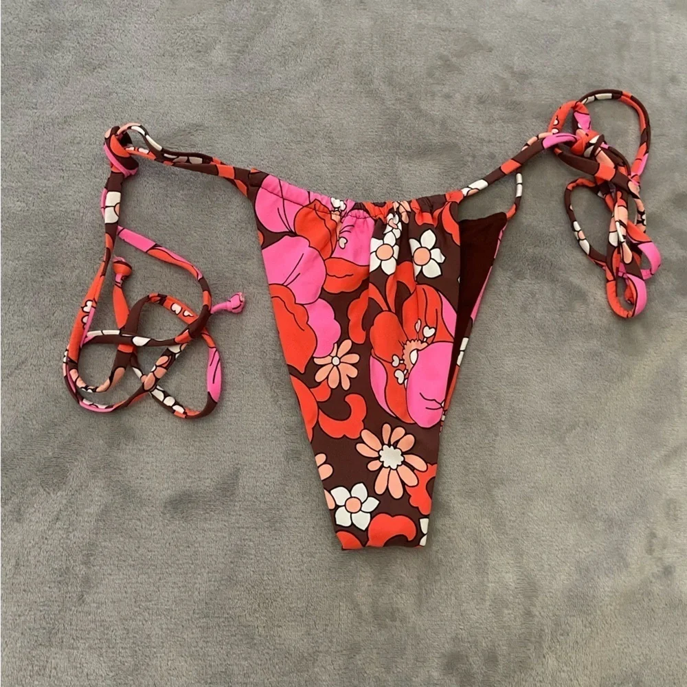 New! Frankie’s bikinis Tia bikini bottoms in tropics floral 24149